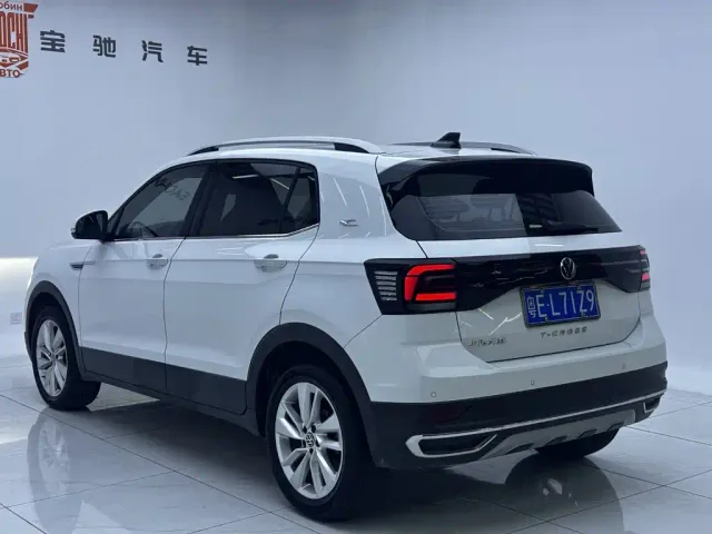 Volkswagen T-Cross — Фото автомобиля 5