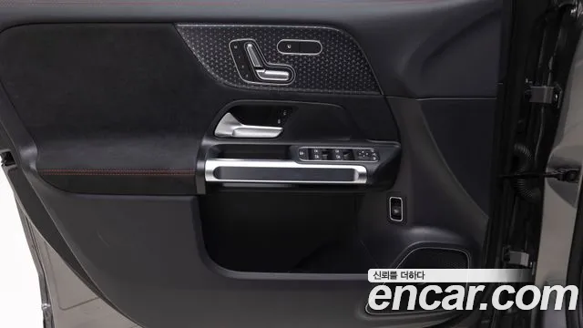 Mercedes-Benz EQB — Фото автомобиля 15
