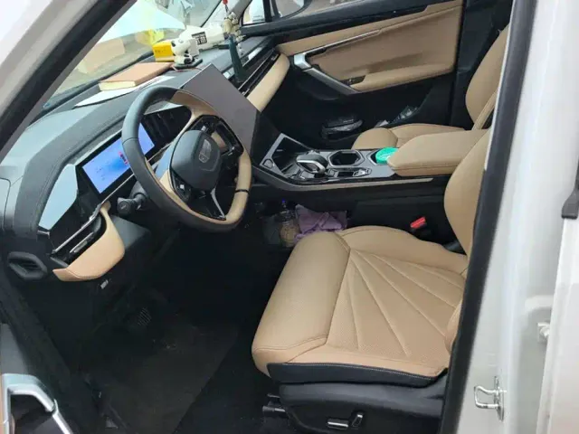 Geely Boyue L — Фото автомобиля 9