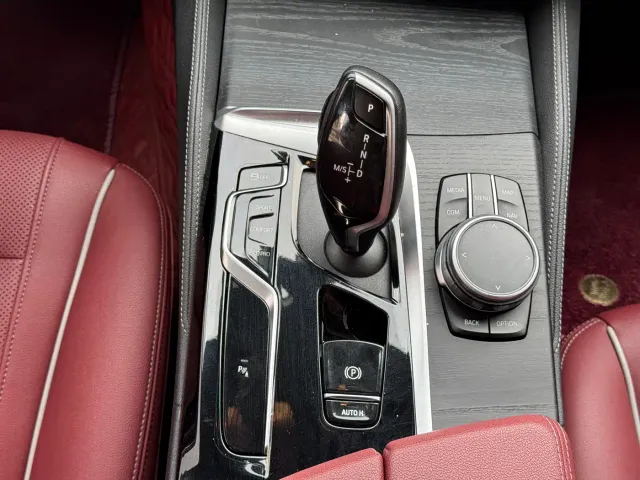 BMW 5 Series — Фото автомобиля 8