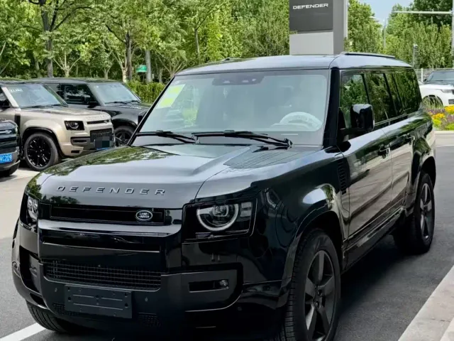 Фотография автомобиля — Land Rover Defender