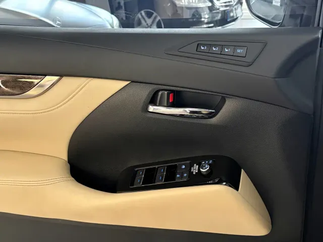 Toyota Vellfire — Фото автомобиля 7
