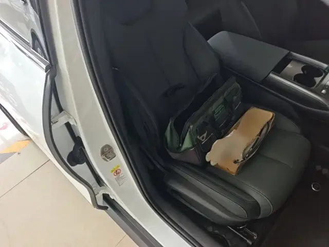BYD Qin L — Фото автомобиля 24