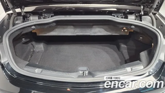 Mercedes-Benz E-Class — Фото автомобиля 20