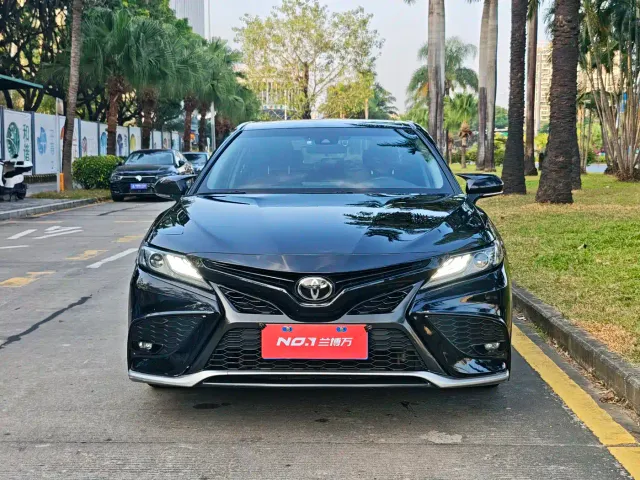 Toyota Camry — Фото автомобиля 2