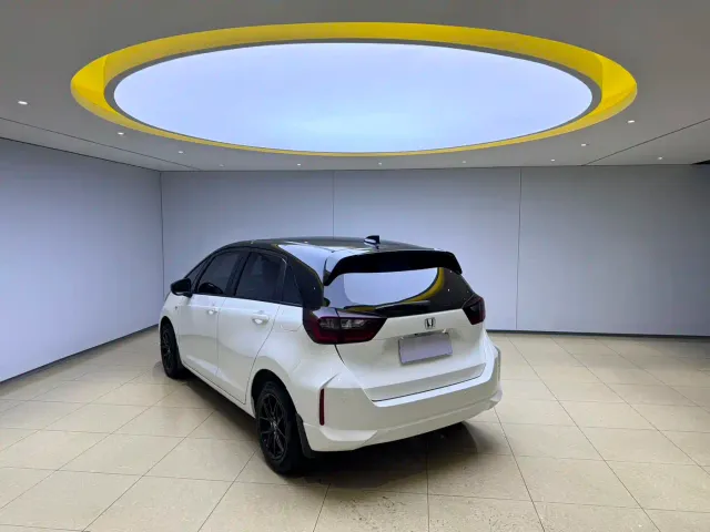 Honda Fit — Фото автомобиля 4