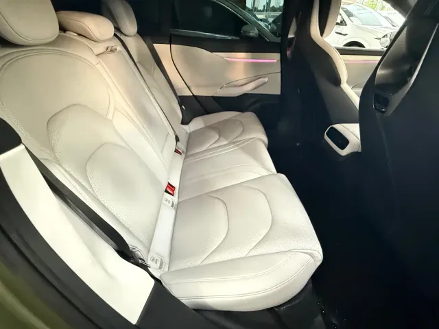 Xiaomi SU7 — Фото автомобиля 5
