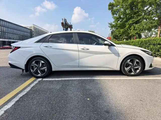 Hyundai Elantra — Фото автомобиля 7