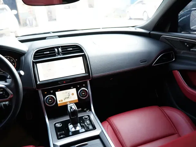 Jaguar XEL — Фото автомобиля 11