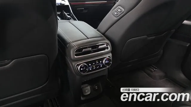 Genesis GV80 — Фото автомобиля 25