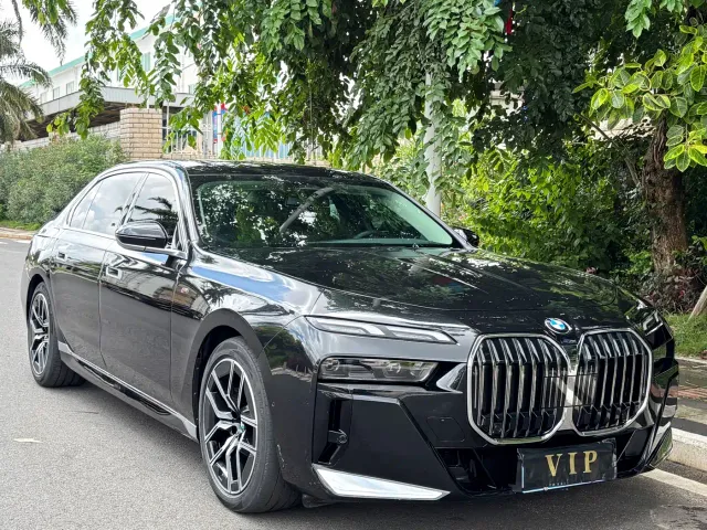 BMW 7 Series — Фото автомобиля 3