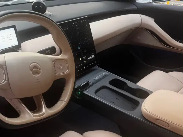 Nio ET5 Touring — Фото автомобиля 4