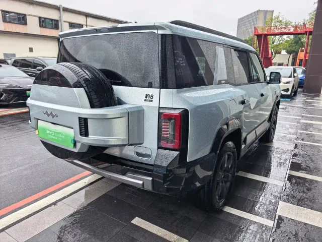 BYD FangChengBao Leopard 8 — Фото автомобиля 6