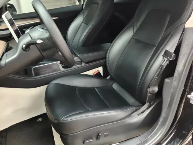 Tesla Model 3 — Фото автомобиля 3
