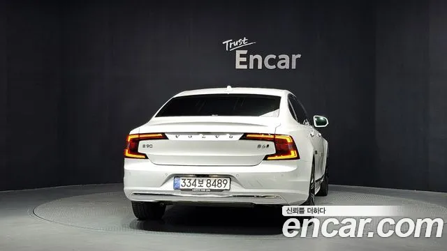 Вольво S90 — Фото автомобиля 4