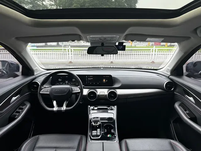 Forthing T5 Evo — Фото автомобиля 12