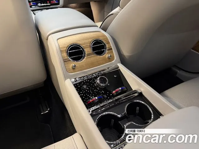 Rolls-Royce Spectre — Фото автомобиля 18
