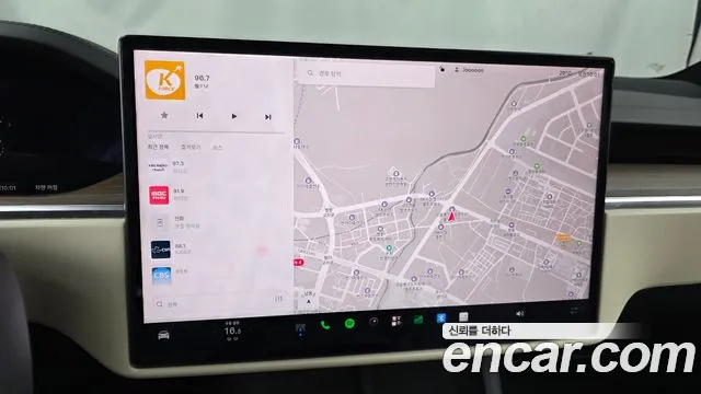 Tesla Model X — Фото автомобиля 13