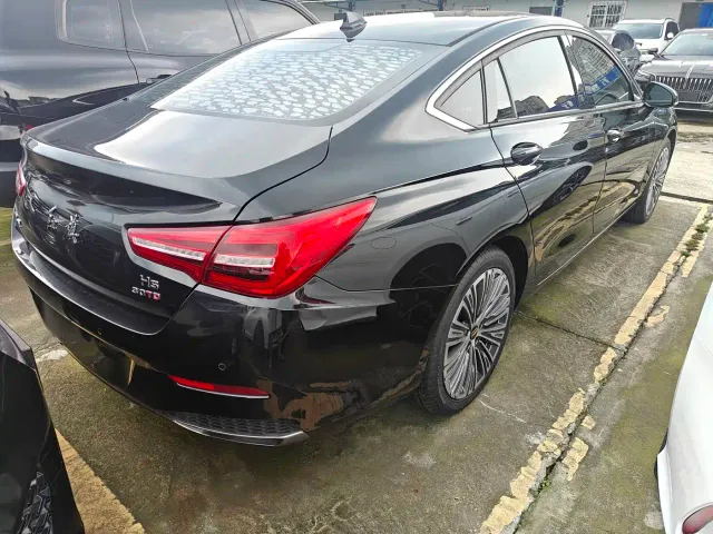 Hongqi H5 — Фото автомобиля 16