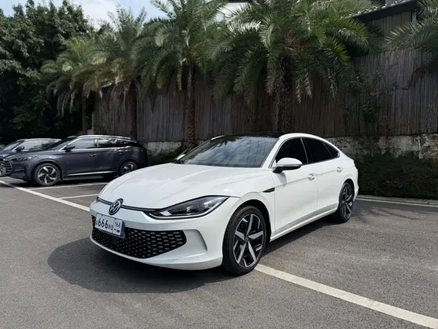 Фотография автомобиля — Volkswagen Lamando