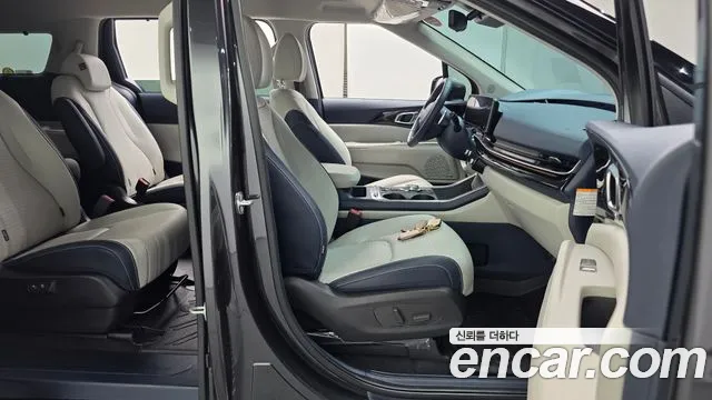 Kia Carnival Generation 4 — Фото автомобиля 16