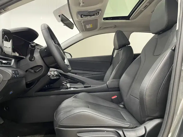 Hyundai Elantra — Фото автомобиля 10