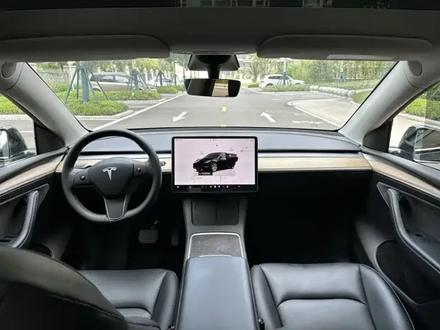 Tesla Model Y 2022 Facelift Rear-Wheel Drive Version — Фото автомобиля 9