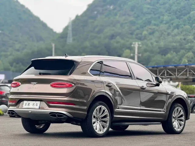 Bentley Bentayga — Фото автомобиля 26