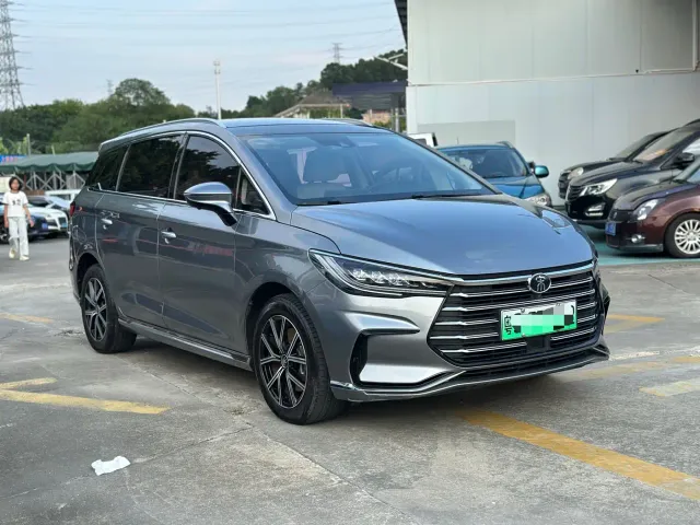 BYD Song MAX — Фото автомобиля 3