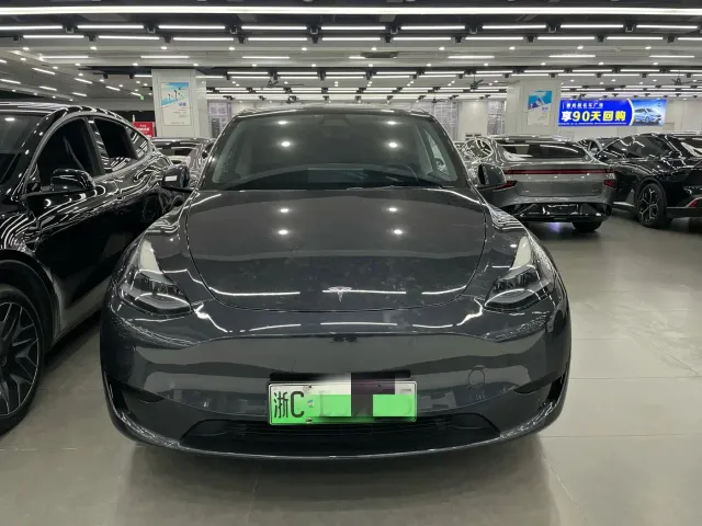 Фотография автомобиля — Tesla Model Y
