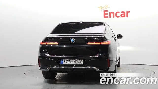 BMW 7-Series — Фото автомобиля 4