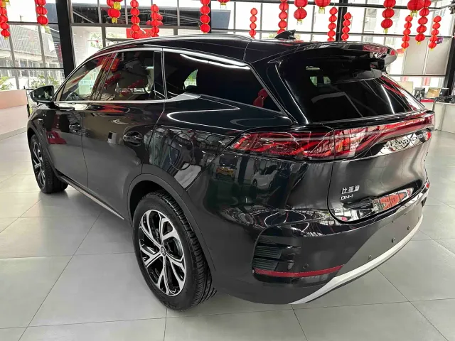 BYD Tang — Фото автомобиля 9
