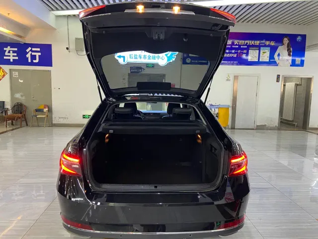 Skoda Superb — Фото автомобиля 12