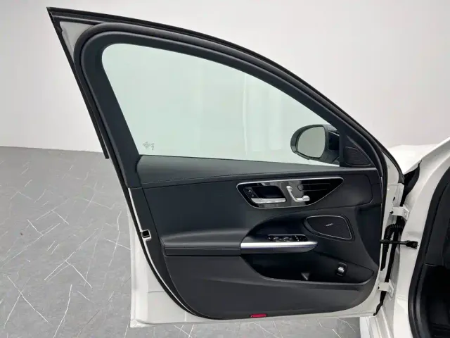 Mercedes-Benz C-Class — Фото автомобиля 11