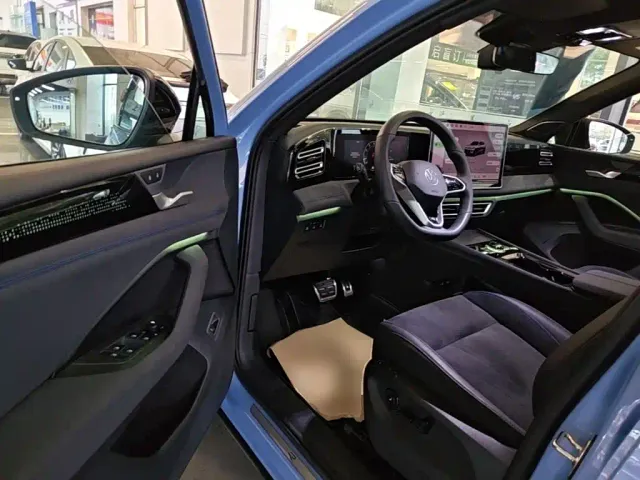 Volkswagen Tiguan L — Фото автомобиля 15