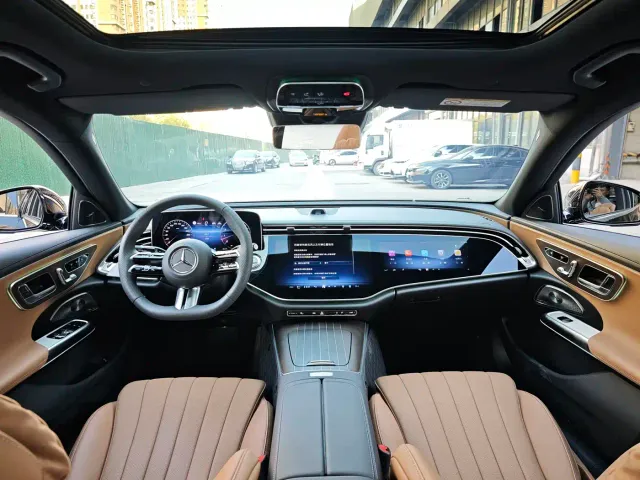 Mercedes-Benz E-Class — Фото автомобиля 5