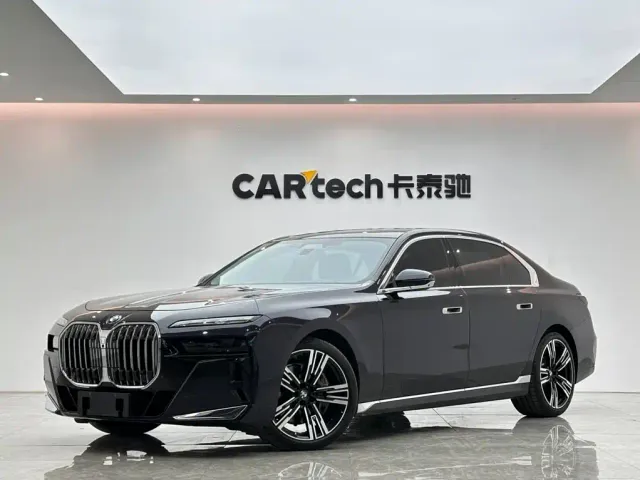 Фотография автомобиля — BMW 7 Series