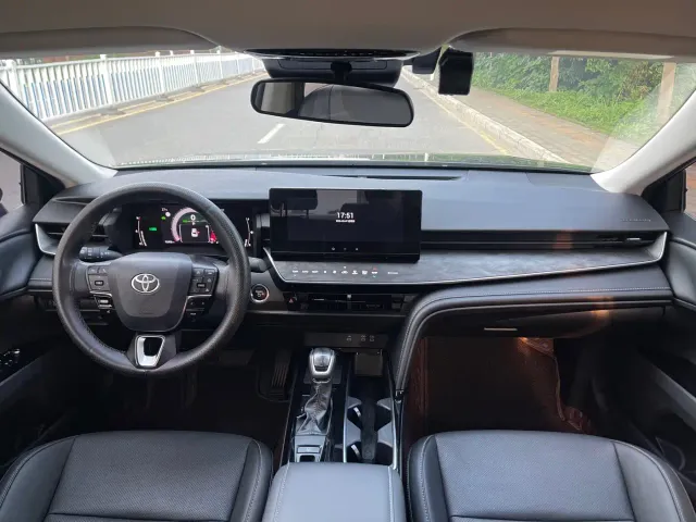 Toyota Camry — Фото автомобиля 17