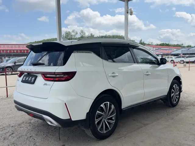 Geely Vision X6 — Фото автомобиля 10
