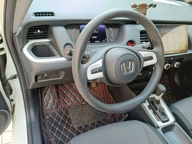 Honda Fit — Фото автомобиля 10