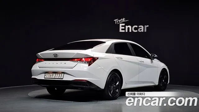 Hyundai Avante CN7 — Фото автомобиля 2