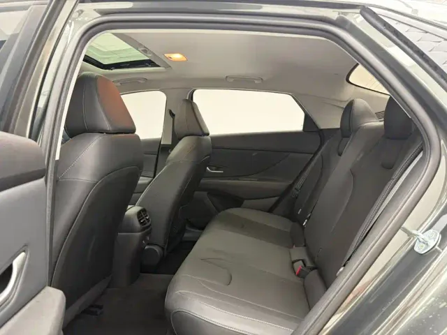 Hyundai Elantra — Фото автомобиля 21