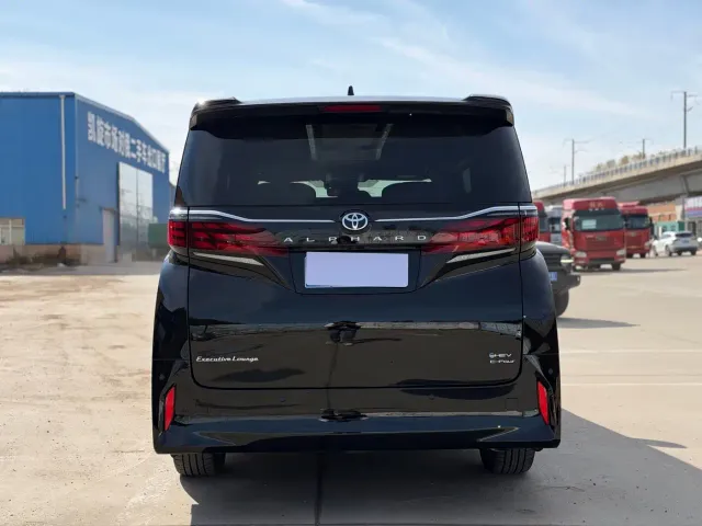 Toyota Alphard — Фото автомобиля 5