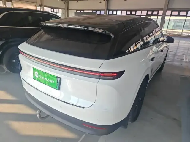 Li Auto Li Auto i6 2025 2WD Base Model — Фото автомобиля 6