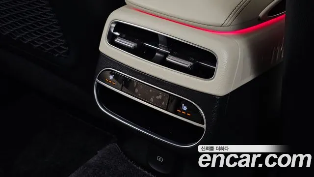 Genesis GV70 — Фото автомобиля 25
