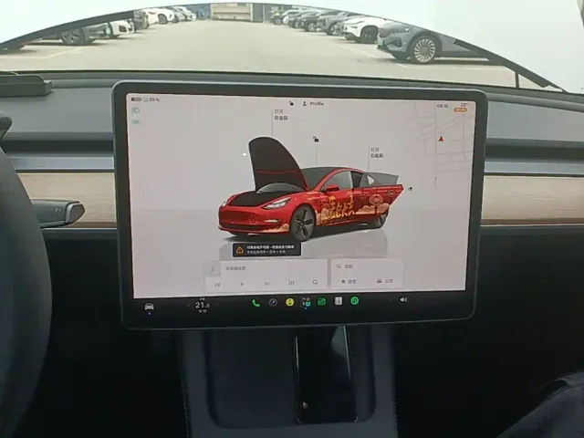 Tesla Model 3 — Фото автомобиля 12