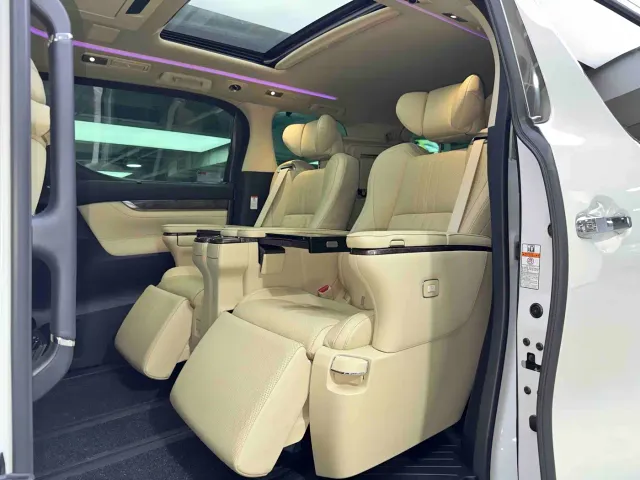 Toyota Vellfire — Фото автомобиля 17