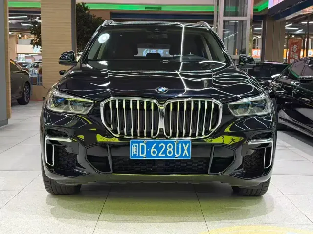 Фотография автомобиля — BMW X5