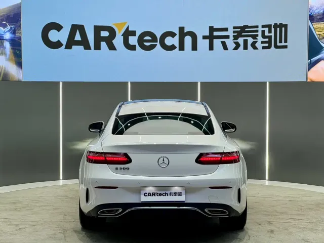 Mercedes-Benz E-Class — Фото автомобиля 23