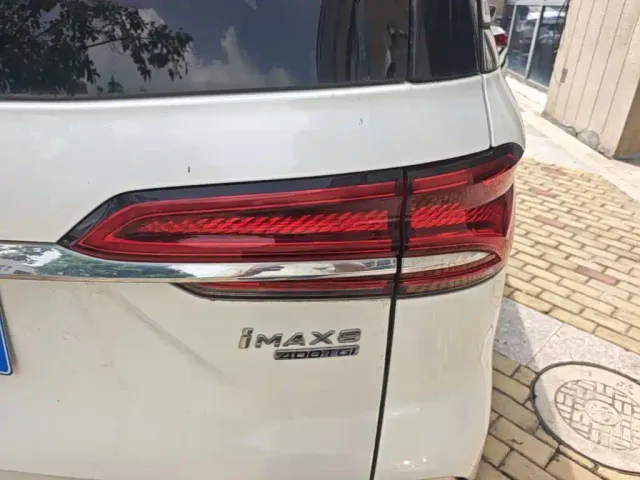 Roewe iMAX8 — Фото автомобиля 7